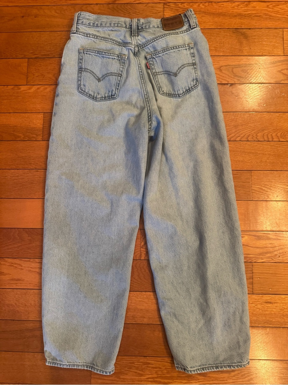 Levi’s Premium Balloon Leg Jeans Women’s Size 29 Light Wash GUC - Picture 6 of 7